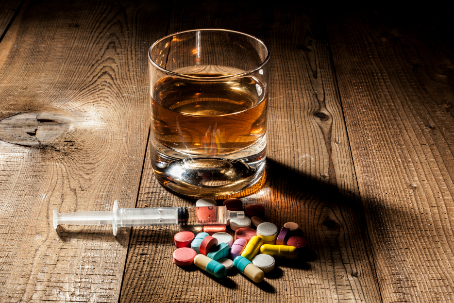Should I seek inpatient or outpatient rehabilitation for my addiction?